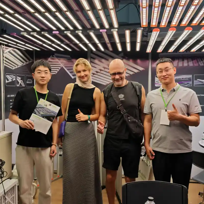 Ruiwang employees and clients at a trade show.
